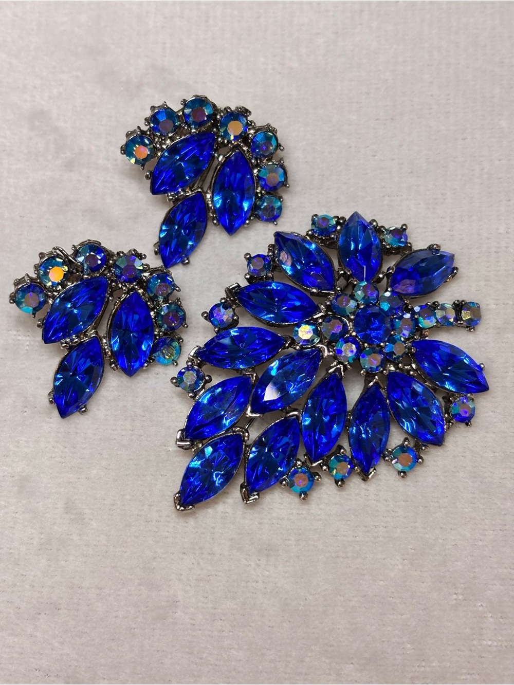 Vintage Signed WEISS Royal Blue AB Rhinestone Brooch Earrings Set